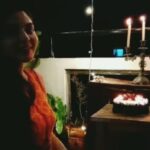 Sanam Shetty Instagram - What else do u wish for when u have so much love from the people who care for u and stand by u? ❤❤ Thanks for the beautiful cake Rahul @sindhukruthika1 Karthik @neerjabose 🤗😘 Video shot by @rahuldev1177 🤗 Thank u all my dear friends and family for ur warm wishes 🤗❤ #birthdaygirl #loveandlight #gratefulheart