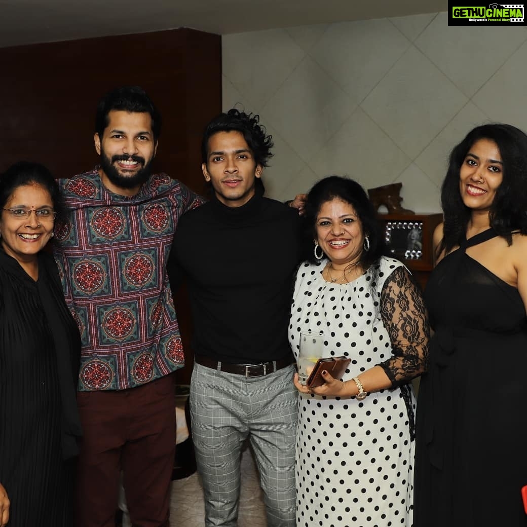 Sanam Shetty Instagram - Hearty Congratulations Dr. Alex @dr_alex_film for ur brand new App ARKONEXππππ Now we get to listen to the best International DJs all around the world anytime from anywhere ! ππ Download n tune in guys π€π― Thanks for the double celebrations @anithaalex007 mam π€β€ Super fun with all ur wonderful friendsπ€ #applaunch #doublecelebrations