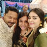 Sanam Shetty Instagram - Wish u both a blessed life ahead dearest Sujatha and Ramesh❤❤🎊💑 Beautiful wedding celebrations with @kartik_producer @deepaharishankar @keeperharish Srini, Niru, baby Tapsu, baby Vrishab 🤗👯 #weddingfun #blesseddays