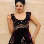 Sanam Shetty Instagram - If it does not open, then its not ur door! ❤ Dont ever accept half love. There is no such thing ! 🤗 Have a breezy night ya'll. PC: Gany Krish @vivid_impressions__ MUH: Uma @makeupartist_yakshi Dress by Vrinda (Queen of Madras official.stylist) #nohalflove #allornothing