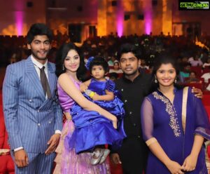 Sanam Shetty Instagram - Can it get cuter than this?❤💙 Having a wonderful time at the Galatta Nakshatra Awards with @tharshan_shant @iamsandy_off
PC : Gany Krish @vivid_impressions__
@dorathy_sylviasandy and the cutiepie @baby.lala.offl Lala kutti😍
@vijaytelevision

#galattanakshatraawards #bonding #lalaarmy #tharshanarmy #bigboss3tamil #vijaytv