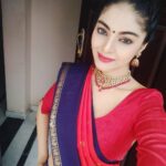 Sanam Shetty Instagram - The classic Red Pattu saree for the muhoortham 💝 More pix coming up! Good Morning folks🤗 #weddingfun #redpattusaree #tgifridays