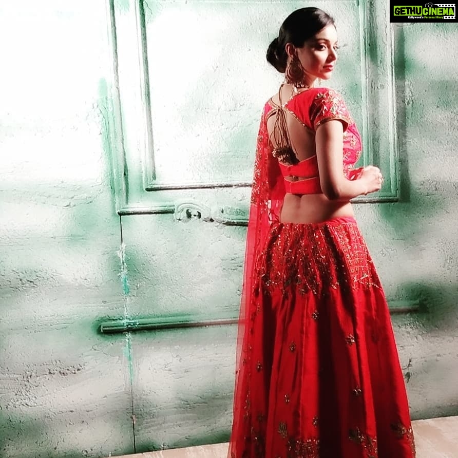 Sanam Shetty Instagram - Let ur Faith be bigger than ur Fears ! ❤ Wearing a @naziasyed creation - Red and gold bridal lehenga @naziasyedofficial 🎀 Shot by @karthiksrinivasan007🤗 Have a rested night folks. #bridalfeels #faithiseverything❤️ #earlynight