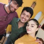 Sanam Shetty Instagram - It doesnt feel right to say 'Welcome Back' @tharshan_shant ! U were meant to stay and win but i can safely say that uv won hearts of everyone all around the world❤ More than anyone else there. U dint believe me when i told u..hope u believe now🤗 Stay blessed. Greater miracles waiting for u 🎀💝 Its a very sad pic for me😔 very very unfair Bigboss !!! Anyways was great to meet u after 98 days..mixed emotions..actually quite blank! Thanks for the pic @balaji_2888🤗🤗 #tharshanarmy #bigboss3 #vijaytelevision