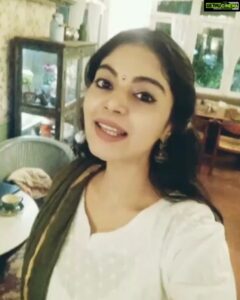 Sanam Shetty Instagram - U made my day @abhirami.venkatachalam 😘❤ such a refreshing evening..lots of love and light to u babes! Wish u the very best in life and waiting to see u dazzle on the big screen sweety🤗 All the best to everyone in Bigboss👍👍 #bigboss3 #vijaytelevision #abhiramiarmy #sanamshettyoffcial #angelsam Anokhii
