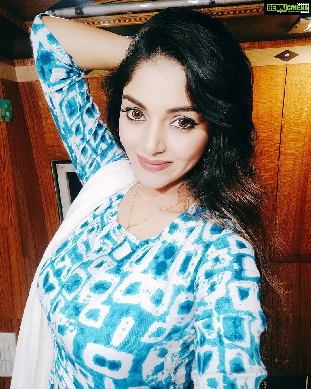 Sanam Shetty Instagram - Karma cafe has no menus. U get served what u deserve! Always give out good deeds, good words, love and gratitude ❤❤ #letsbegood #karmaquotes #onlygoodkarma #noregrets