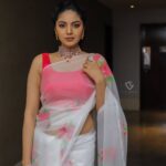 Sanam Shetty Instagram - Happy Weekend peeps ❤️ Clicks @vivid_impressions__ Ganesh Styling @monasehulshah Wardrobe @fashionloungechennai MuH @yuartistrystudioz @promakeup_bridal_studio Jewellery @chennai_jazz #whiteweekend 🤍 #eventstyling