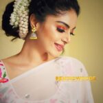 Sanam Shetty Instagram - Live for the moments u cant put into words!❤ Styling: @amsuresh66 MUH: Uma @makeupartist_yakshi Clicks courtesy: Abhimanyu @officially_abi4u @behindwoodsofficial @behindwoodsfc #colorofmysoul #chennaiponnu #mallipoo