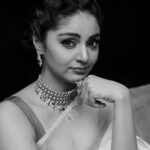 Sanam Shetty Instagram - Happy Weekend peeps ❤️ Clicks @vivid_impressions__ Ganesh Styling @monasehulshah Wardrobe @fashionloungechennai MuH @yuartistrystudioz @promakeup_bridal_studio Jewellery @chennai_jazz #whiteweekend 🤍 #eventstyling