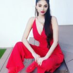Sanam Shetty Instagram – Lets paint it red❤! A bold look from the shoot for Chennai Times.
Clicks by @praveentyagarajan
Concept by Thinkal 
Location courtesy by The Residency Towers @erinelouis @residencyhotels
Designed by @aartisshah @advdesignhouse 
MUH by Uma
Making and assisted by Dimple
#timesofindia #chennaitimestoday
#chennaishoot #jumpsuitstyle #manbun The Residency Towers Chennai