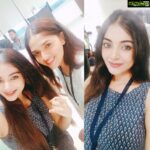 Sanam Shetty Instagram - Finlly i got to play the IT techie that I used to be😄 was fun shooting with the lovely actress Sunaina for a very interesting webseries from one of ur favourite teams 😀🙌 more for later😘 Thanks a lot for ur kind reference buddy @krishnakulasekaran 🤗 #shooting📷 #webseries #tamilactress #itgirlstyle