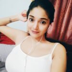 Sanam Shetty Instagram - Where words leave off music begins!🎧🎵💗 #earlynighter #zenmusic #goodnightpost
