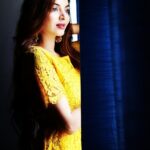 Sanam Shetty Instagram - Half of me is a hopeless romantic. The other half is a cold realist! U get wat u choose😄💛 #twohalves #myattitudedependsonyou #angelsam❤