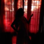 Sanam Shetty Instagram - If you have no shadows then ur not standing in the light ! Concept Art by @drx.photography ✨ #lightsandshadows #conceptphotography #red #silhouttes #photoshoot #sanam #sanamshetty #artofinstagram #shotart #gridartist