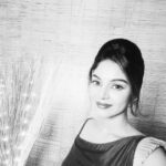 Sanam Shetty Instagram - There will be men who want u and there will be a man who will deserve u. That difference is everything❤ PC: @chandru_selvam05 Styling: Raj Swift Makeup & Hair: @viji_sharath #freezeintime #loveforsilks #angelsam❤