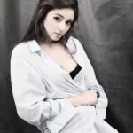 Sanam Shetty Instagram - Life is not Black and White. Accept and embrace the Greys to make it colorful!💗 PC: @rahuldev1177🤗 Styling: Your's truly @sam.sanam.shetty 😊 #weekendvibes #shadesofgrey #acceptanceiskey #angelsam❤