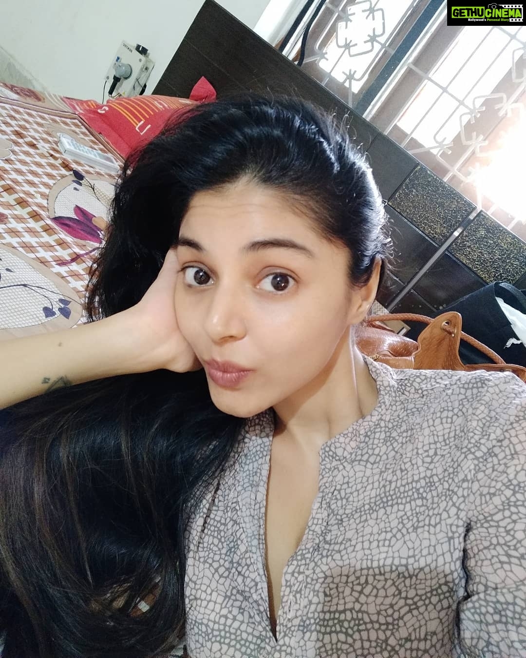 Sanam Shetty Instagram - I dun care about ur social or financial status..i bond with people who THINK, FEEL and LOVE DEEPLY!⤠They are my Tribeš¤ #fridayfun #betweenshots #tgifridays #nofilters #angelsam⤠Telangana