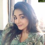 Sanam Shetty Instagram - Delighted to start shoot for my new Telugu web series today, 3rd series for the year😀🙋..exciting to play a complicated role in this one☺ Happy mid week ya'll lovely peeps🤗❤ #teluguwebseries2019 #teluguactress #hyderabadfoodie #shooting📷 #midweek_inspo #angelsam❤ Hyderabad