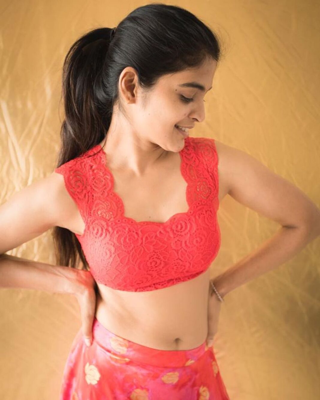 Sanchita Shetty Instagram - Acceptance comes with the right knowledge.. Sanchita quotes 🌷 #sanchita #sanchitashetty #spreadlovepositivity ❤️