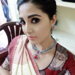 Sandra Amy Instagram - 😍😍😍😍beautiful neck set nd earring from @shoppinghub16_womens ...chk out thr page fr mre