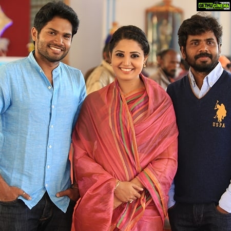 Sandra Amy Instagram - #shootingspot# #funshoot# @ramakrishnanadhik.ram.3 @yashmith #nostalgia# #Yendanerathilum# #movieshoot#throwback