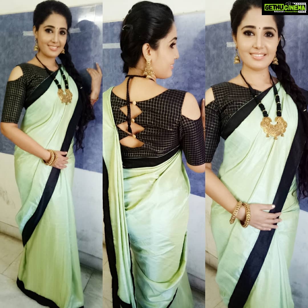 Sandra Amy Instagram - #Thalayanaipookal# shoot my jewels,awsme black nd golden neackpeice and three jhumka combo ๐๐๐๐sponserd by @s_h_a_p_r_i
