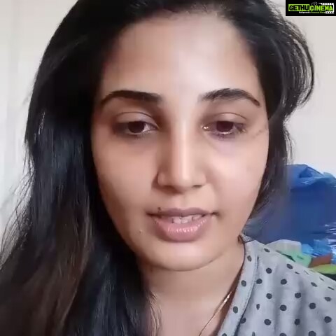 Sandra Amy Instagram - #melaparambilaanveedu# #ambilichettan# #dubsmash# tried f his style.. One f ma fav actor๐๐