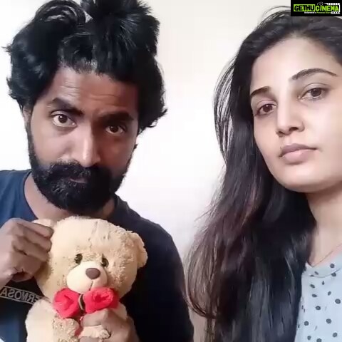 Sandra Amy Instagram - Enichu mittai venda 🙊🙈🙉💓😂😂😂#dubsmash# @prajinpadmanabhan