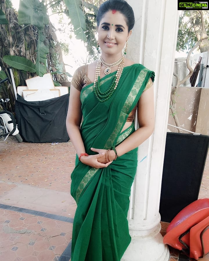Sandra Amy Instagram - Hubby's saree gft πππ jewellery by @meesha0213 Finally the beautiful meπππ@prajinpadmanabhan