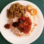Sandra Amy Instagram – lunch plate
#on plate rice with
#vendakai kozhambu
#payar porial
#egg fry
#curd
#mango pickle😍👨‍👩‍👧‍👧👭