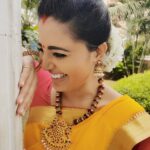 Sandra Amy Instagram - Candid😍😍😍 neckpeice s hndmade by maself🙈🙈