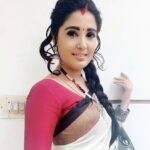 Sandra Amy Instagram - Red red