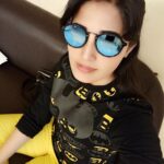 Sandra Amy Instagram - Thiruttu kannafinalay thani alagudan... 😂😂😂dono whose goggles s tht.. Yarodana enna namakua alaga irukila 😜😜