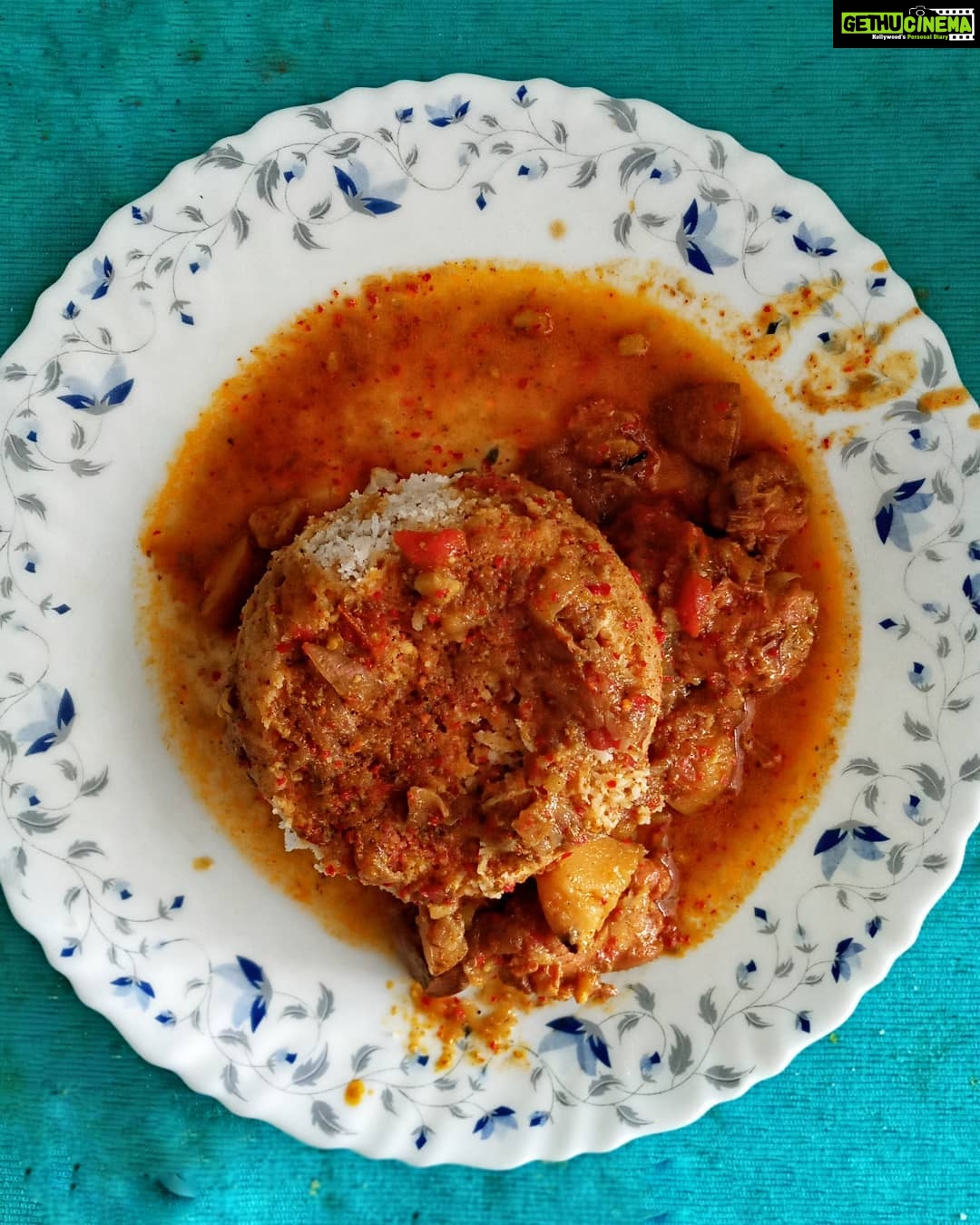 Sandra Amy Instagram - puttu chicken the bestest combo ever ๐๐๐ฉโ๐งโ๐ฆ๐จโ๐ฉโ๐งโ๐ง
