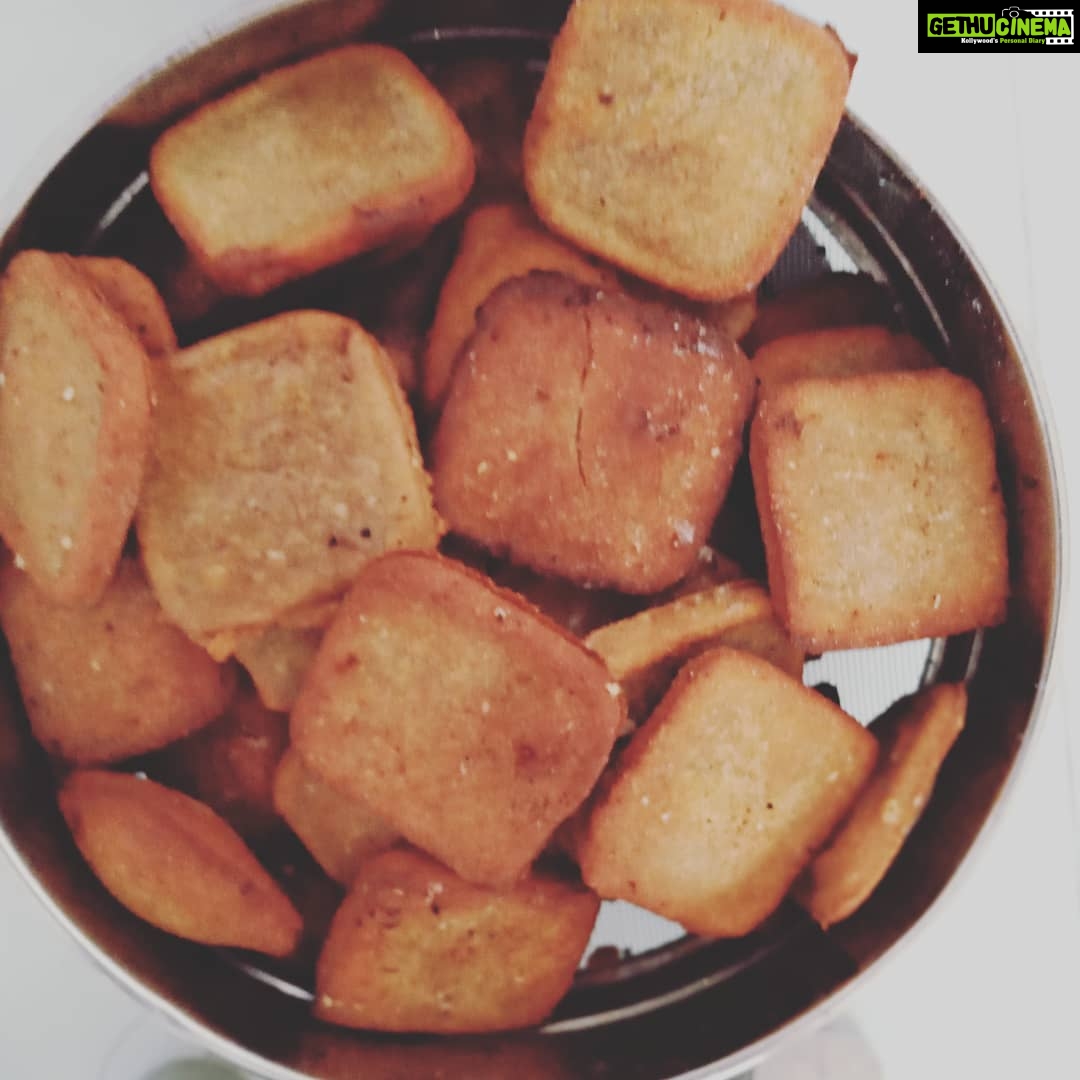 Sandra Amy Instagram - made biscuts..i really frgt to share the recipie vl share .its easy one all cn do recipie :