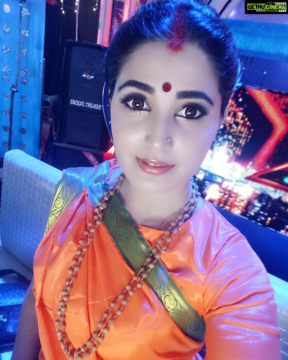 Sandra Amy Instagram - #zdl# #zeeamil# #finals# #ramayanam# #seetha#😍