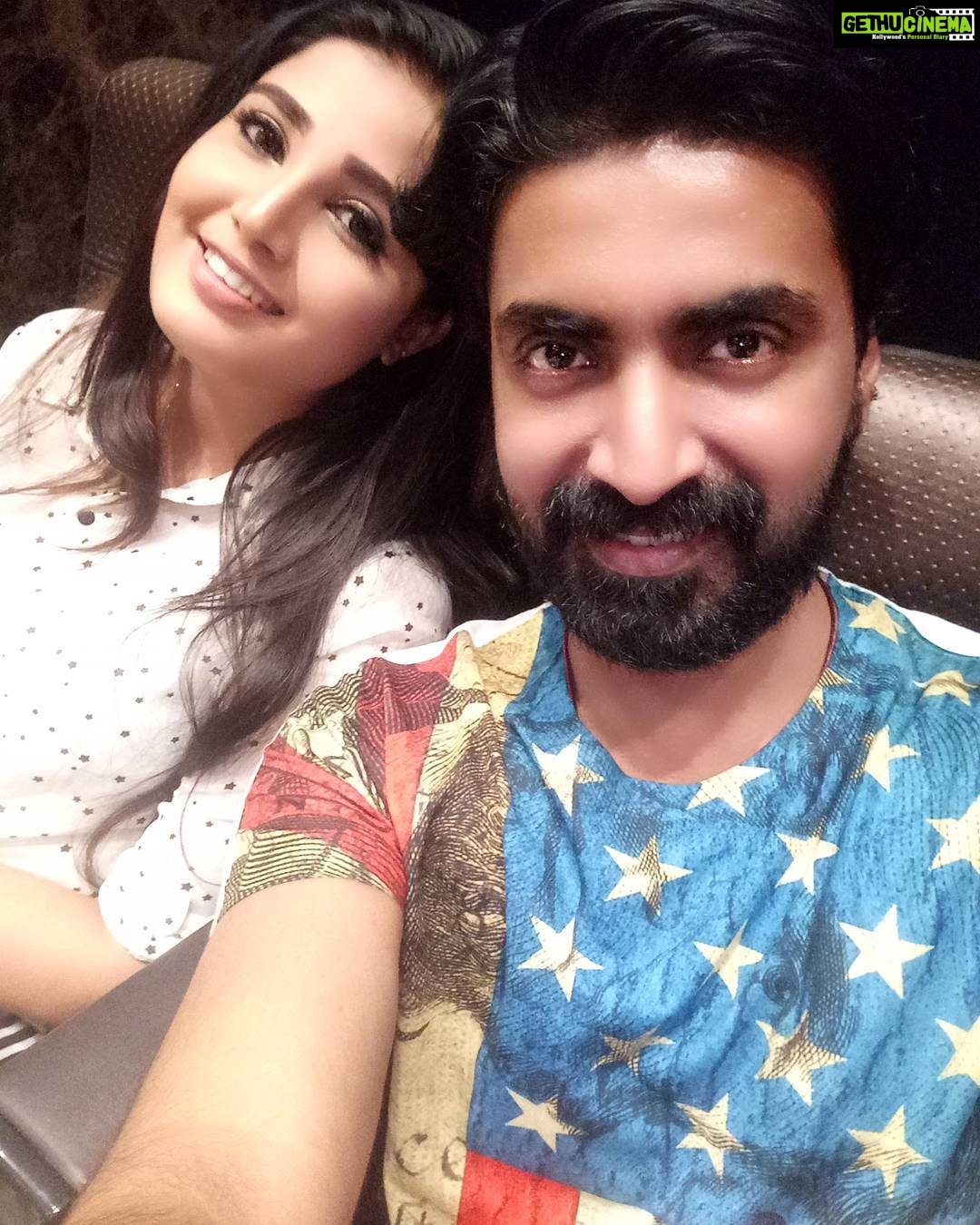 Sandra Amy Instagram - #movietym# # hubbylove# ππππ #blessedgirl# πwth @prajinpadmanabhan PALAZZO CINEMAS