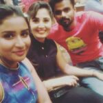 Sandra Amy Instagram - Tht was last nyt fun of #zeetamil# #family# #launchparty# #ZDL# # funmoments# with madhan and @reshma_reya darlings 😍😍😍😍😘😘😘