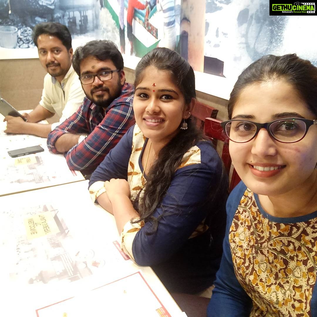 Sandra Amy Instagram - Family s blessed always 😍😍😍@___archana_achu__ @manumasterblaster