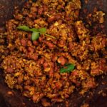 Sandra Amy Instagram - #lunchplate #rice with #payar poriyal #kathirika curry (theeyal) #egg fry #garlic pickle #curd 👌😍