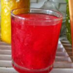 Sandra Amy Instagram - Strawberry crush🍓🍓🍸 Crushed strawberry🍓 Badam pisin Chia seeds Honey Go for it 😍👨‍👩‍👧‍👧