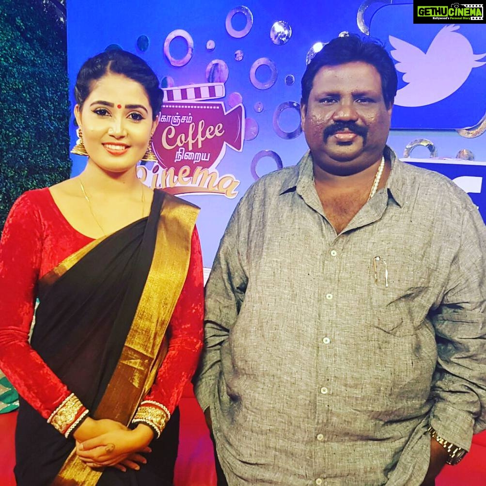 Sandra Amy Instagram - @sivapu enaku pudikum show.. With d director