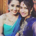 Sandra Amy Instagram - Diwali celebration #zeetamil# #Dancejodidance# team