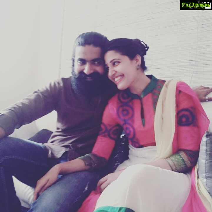 Sandra Amy Instagram - #sandraprajin #happinessoverflow #kajalclik#♥♥♥