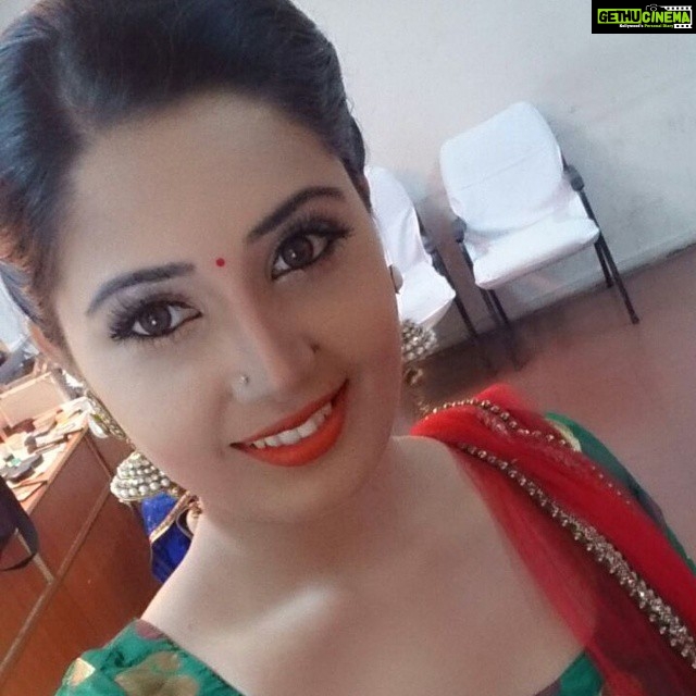 Sandra Amy Instagram - Sdn selfie on DHARANI movie audio launch :-)