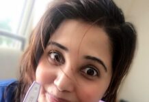 Sandra Amy Instagram - The best pic in my album ever 😍😍😍knwn my motherhood💃💃💃💃 ..HAPPY DAUGHTERS DAY (oru naal late mannichuuu 🙈)