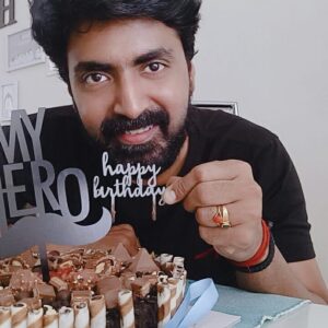 Sandra Amy Instagram - Happy birthday to the world's best husband😍😍😍😍😍@prajinpadmanabhan 
Happy birthday to world's best dad😍😍😍😍😍😍😍@prajinpadmanabhan 
Happy birthday to my bundle of talent😍😍😍😍😍😍😍@prajinpadmanabhan 
Happy birthday to the most awsme persin i have ever met in my life😍😍😍😍😍@prajinpadmanabhan 
Happy birthday to the bless of my life 😍😍😍😇@prajinpadmanabhan 
Happy birthday to the reason of my life 😘😘😘😘 @prajinpadmanabhan

HAPPY BIRTHDAY TO MY KING 👑😍😍 😘😘 @prajinpadmanabhan
