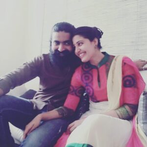 Sandra Amy Instagram - I never had so much of friends in these  12yrs frm chennai,never needed a lots f frnds cos my hubby @prajinpadmanabhan is my best friend 😍😍😍he stands fr me n all my ups nd dwns. I choose ppl fr me always, the best thng happened n my lfe as a friend is 
@kaajal_pasupathi being wt me frm 2008 to till nw.(enaku pudicha pei 😈😂)HAPPY FRIENDSHIP DAY to my dears. Stay weired😁 way to go wt u ppl 😇😇😇