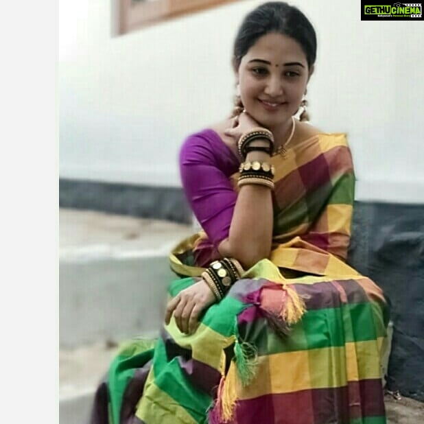 Sandra Amy Instagram - Bangles @deepa_silk_thread_accessories Saree @queen_fashions_qf Necklace @zivara_fashion Earring @abhis_jewel_hunt