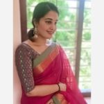 Sandra Amy Instagram - Saree @saarasareeshop Earring @jayy_chennai